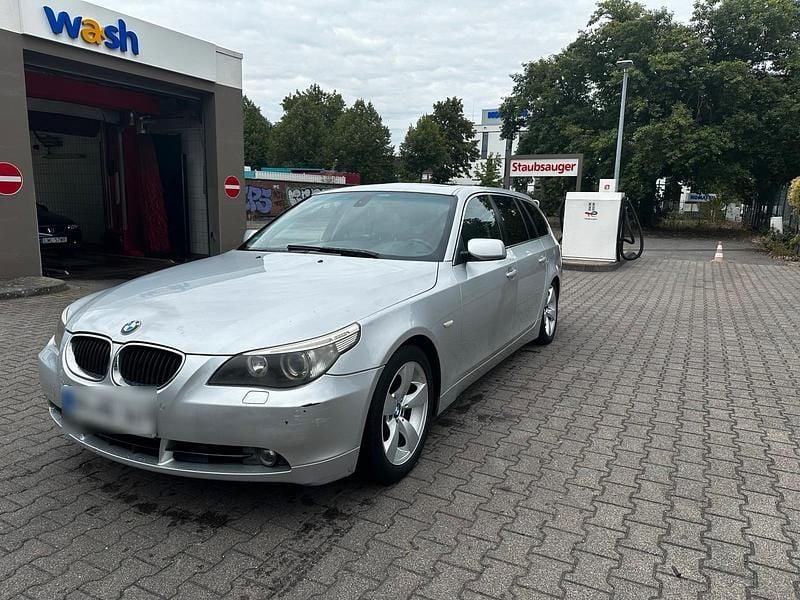 Silber Gebraucht 2004 BMW 525 Kombi | 2.700 € (Superpreis) - Bild 1/4