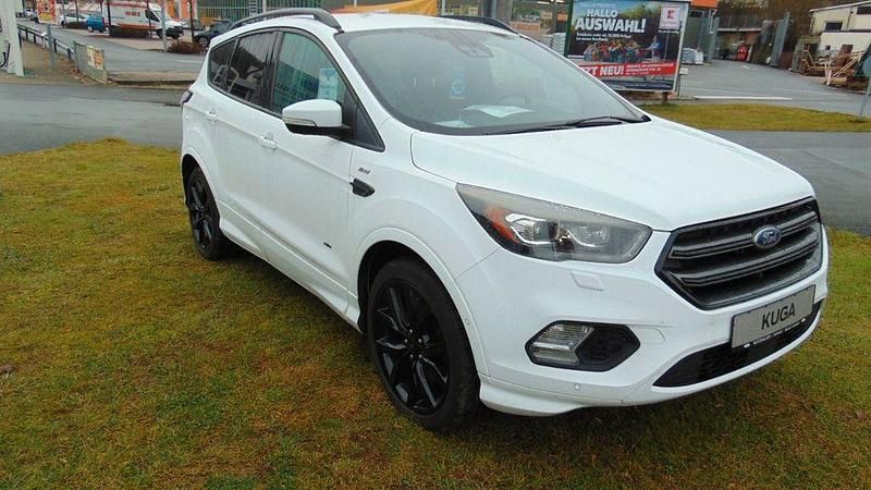 Gebraucht Ford Kuga ST-Line 182 PS (133 kW) 2017 Weiß SUV