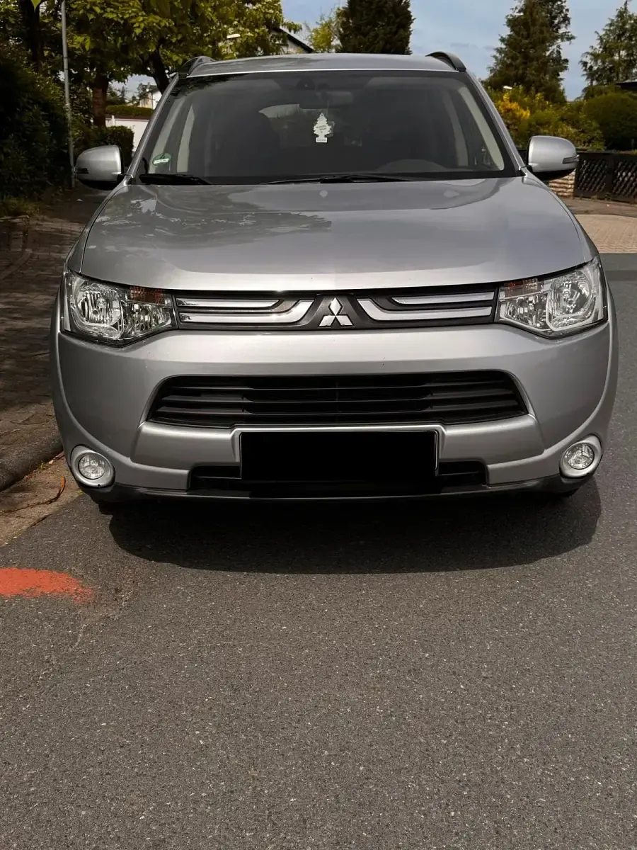 Gebraucht Mitsubishi Outlander Invite 150 PS (110 kW) 2014 Grau SUV