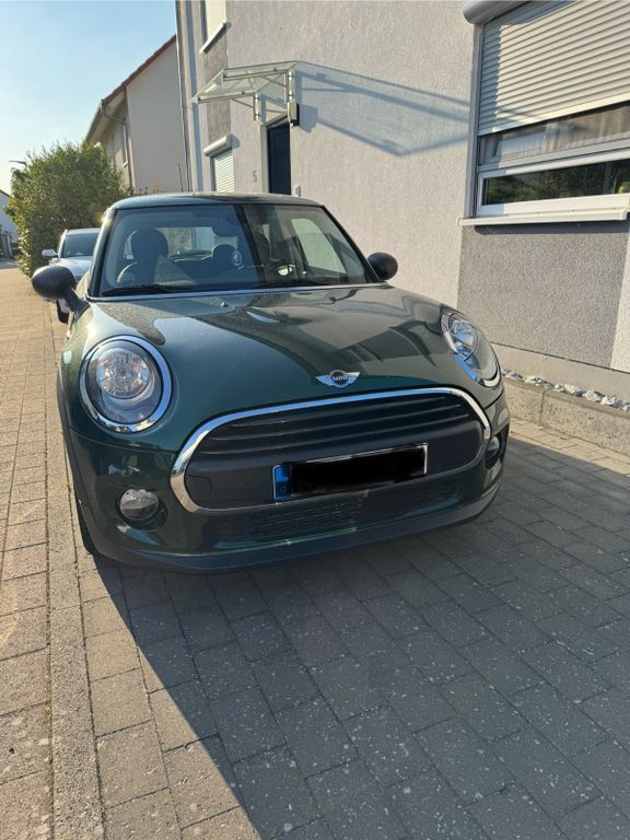 Grün Gebraucht 2016 Mini ONE Kleinwagen | 13.000 € (Teuer) - Bild 1/4