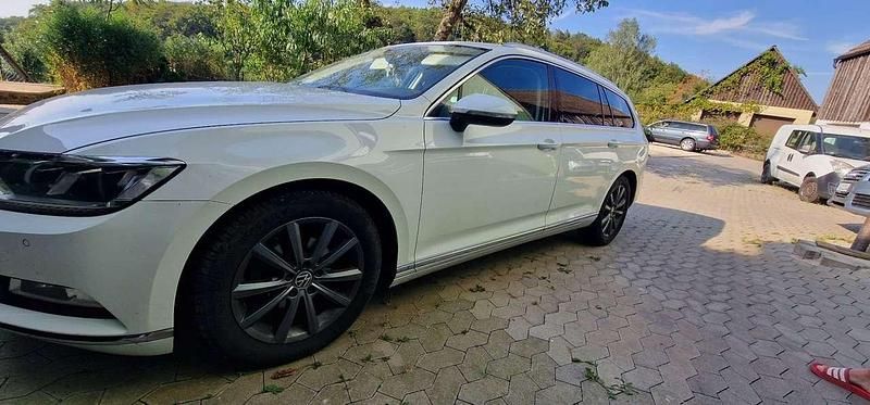 Gebraucht VW Passat Comfortline 220 PS (161 kW) 2018 Kombi