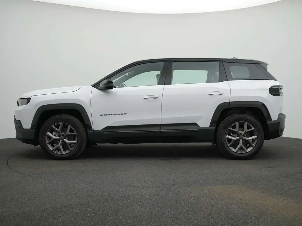 Uusi Jeep Compass Altitude 145 HP (106 kW) 2026 Valkoinen Katumaasturi