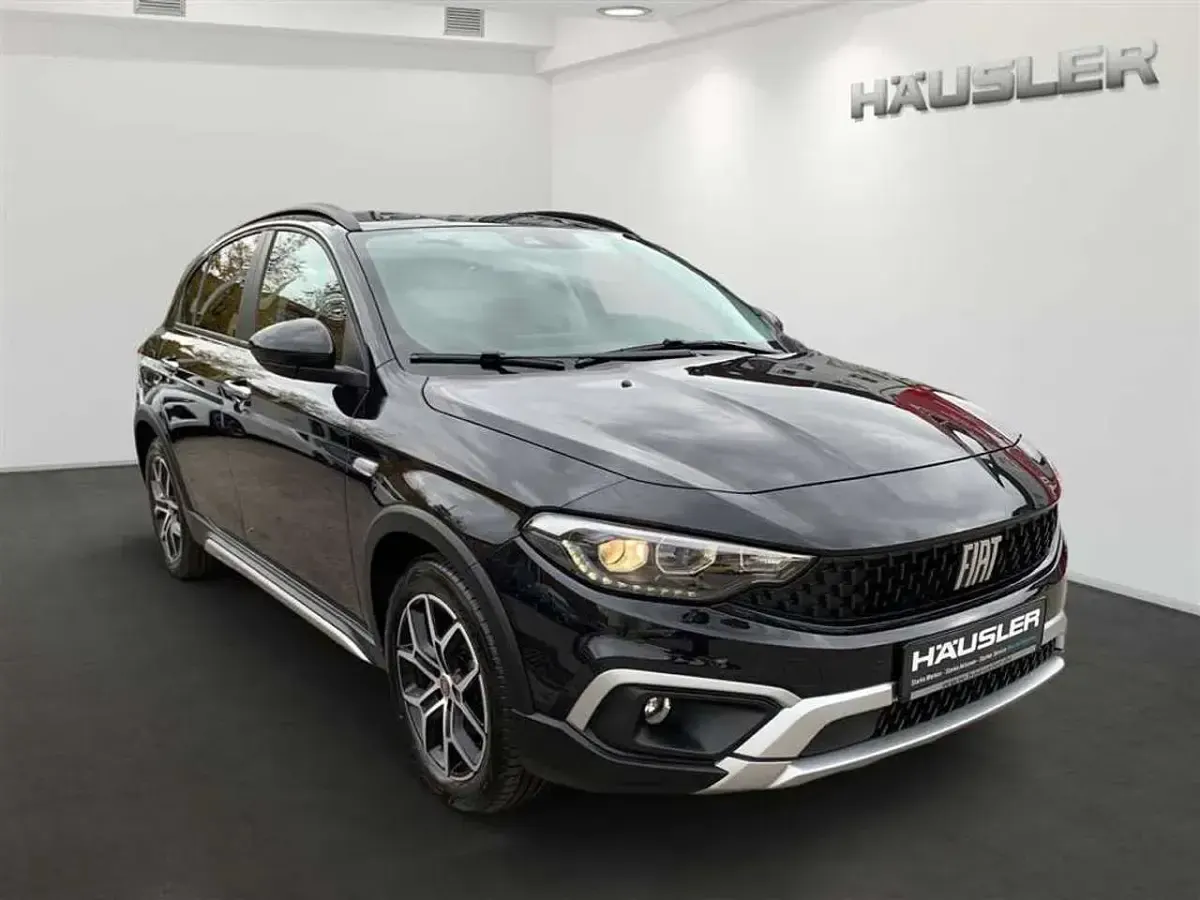 Gebraucht Fiat Tipo Cross 131 PS (96 kW) 2024 Cinema schwarz Limousine