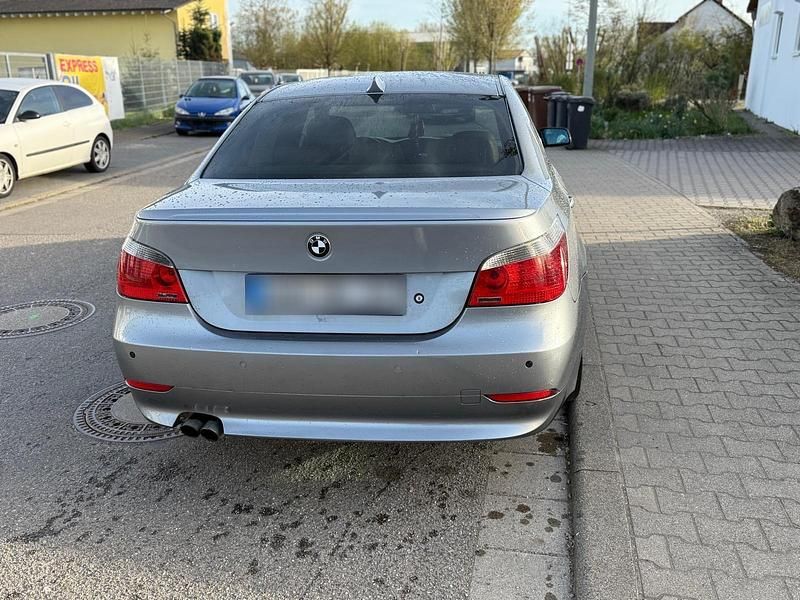 Brugt BMW 523 2005 Sølv Hatchback