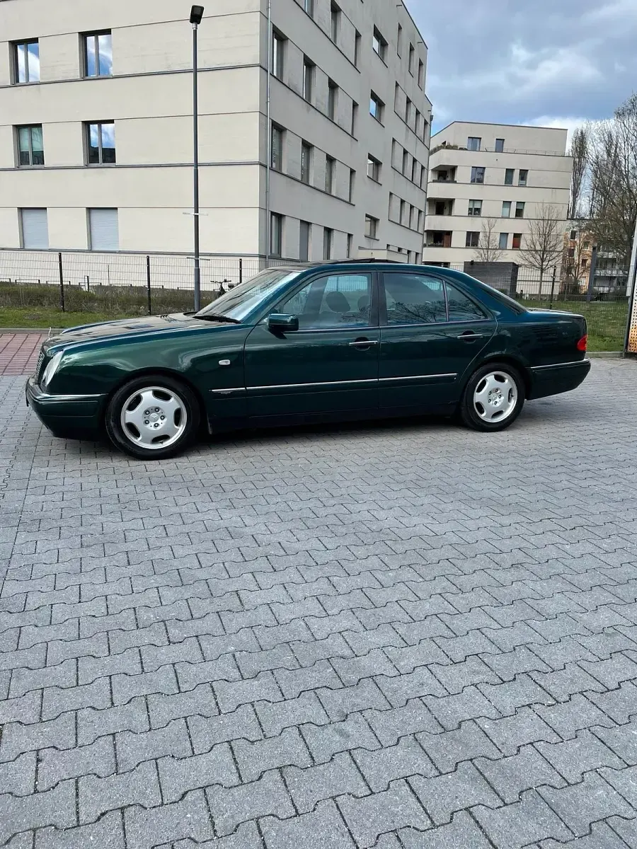 Gebraucht Mercedes E320 Avantgarde 224 PS (164 kW) 1994 Grün Limousine
