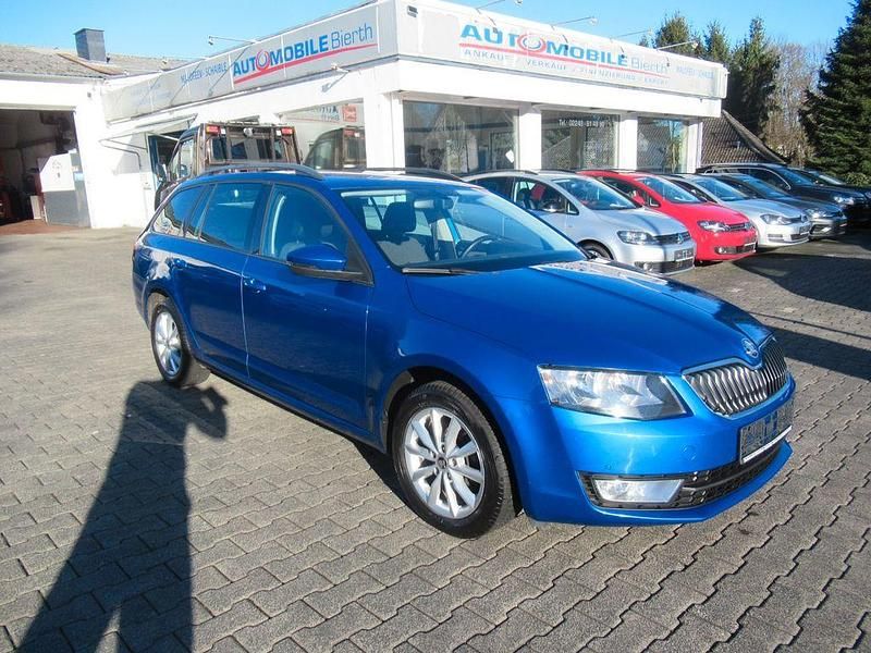 Gebraucht Skoda Octavia Ambition 150 PS (110 kW) 2015 Blau Kleinwagen