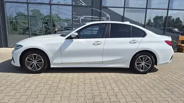 Gebraucht BMW 318 Advantage 156 PS (114 kW) 2021 Andere Limousine