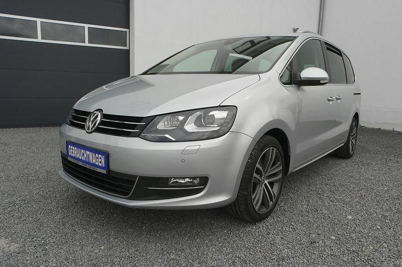 Gebraucht VW Sharan Highline 184 PS (135 kW) 2021 Silber Van / Kleinbus