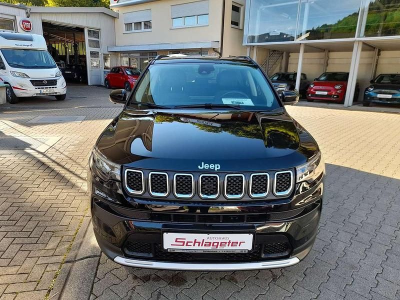 Gebraucht Jeep Compass Limited 131 PS (96 kW) 2024 Solid black SUV