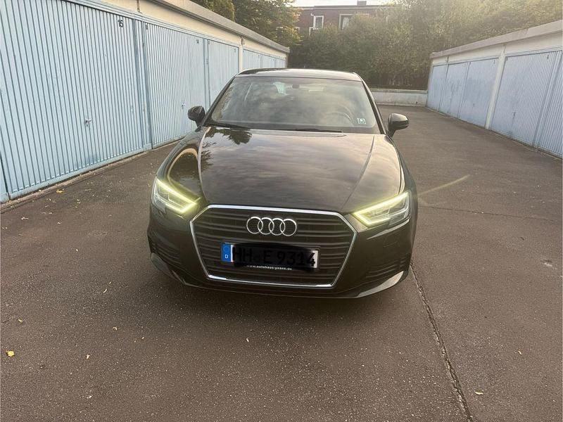 Gebraucht Audi A3 Sport 150 PS (110 kW) 2019 Schwarz Limousine