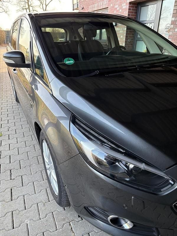 Gebraucht Ford S-MAX Titanium 190 PS (139 kW) 2017 Grau Van / Kleinbus