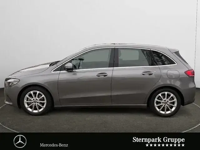 Gebraucht Mercedes B200 Progressive 163 PS (119 kW) 2019 Grau Kleinwagen