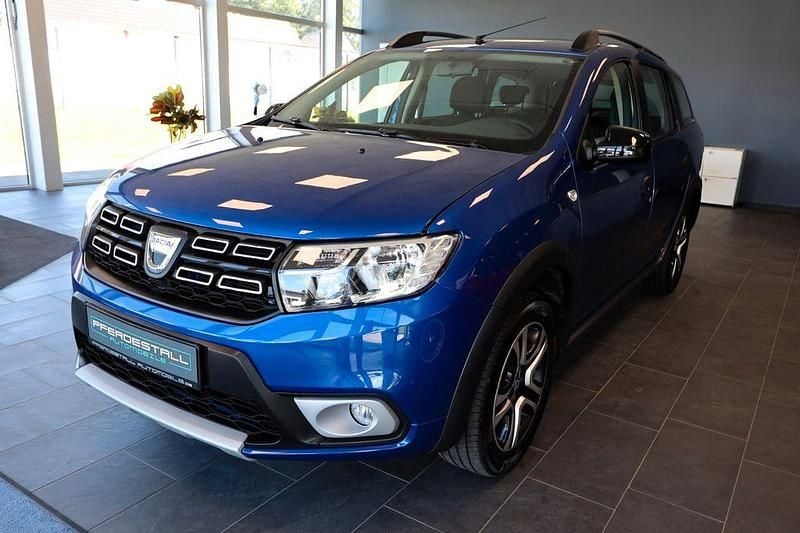 Blau Gebraucht 2020 Dacia Logan MCV Stepway Kombi | 10.885 € (Guter Preis) - Bild 1/4