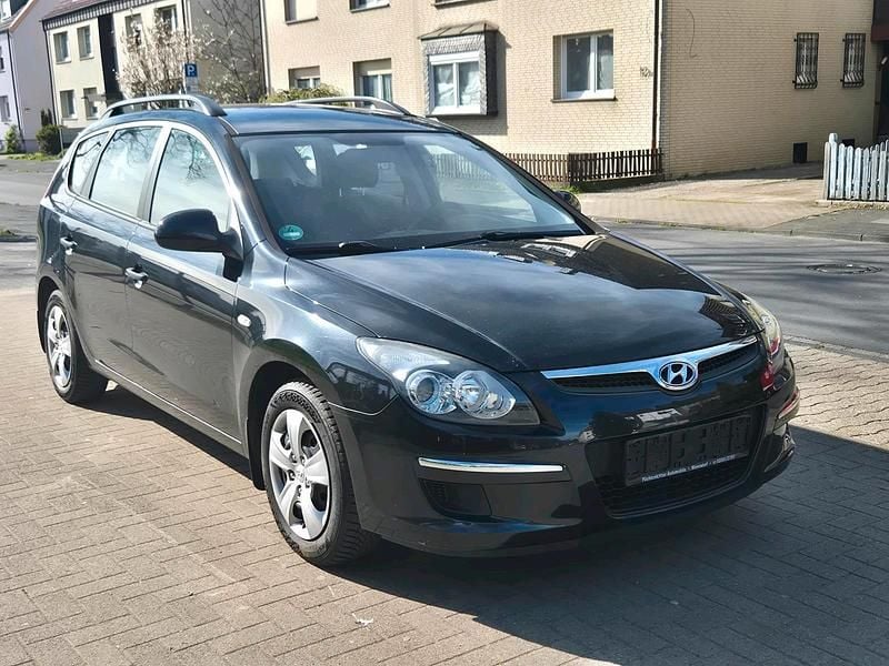 Gebraucht Hyundai i30 109 PS (80 kW) 2009 Schwarz Kombi