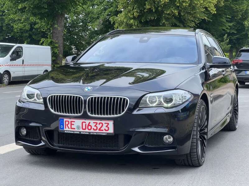 Carbonschwarz metallic Gebraucht 2013 BMW 530 M Sport Kombi | 11.999 € (Fairer Preis) - Bild 1/4