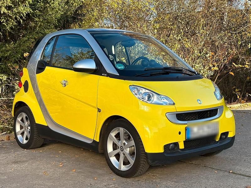 Gelb Gebraucht 2007 Smart ForTwo Coupé Kleinwagen | 5.500 € (Etwas zu teuer) - Bild 1/4