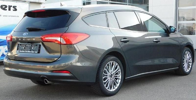 Gebraucht Ford Focus Titanium 125 PS (91 kW) 2020 Grau Limousine