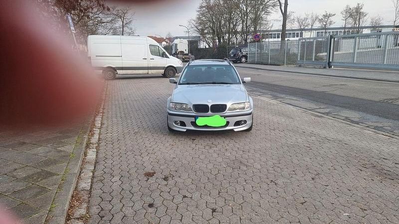 Gebraucht BMW 330 231 PS (169 kW) 2002 Silber Kombi