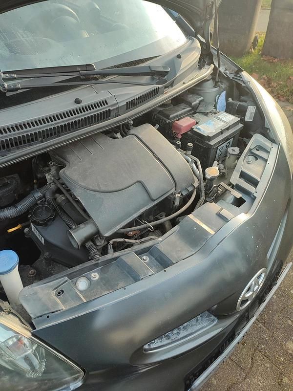 Gebraucht Toyota Aygo 68 PS (50 kW) 2006 Grau Kleinwagen