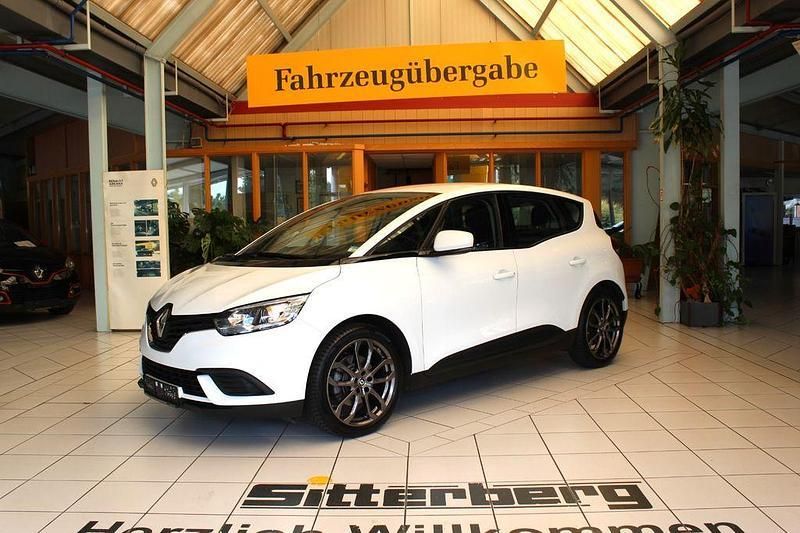 Weiß Gebraucht 2017 Renault Scénic IV Life Van / Kleinbus | 10.700 € (Etwas zu teuer) - Bild 1/4
