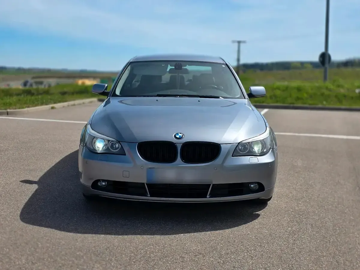 Second-hand BMW 530 218 CP (160 kW) 2003 Argintiu Berlinǎ