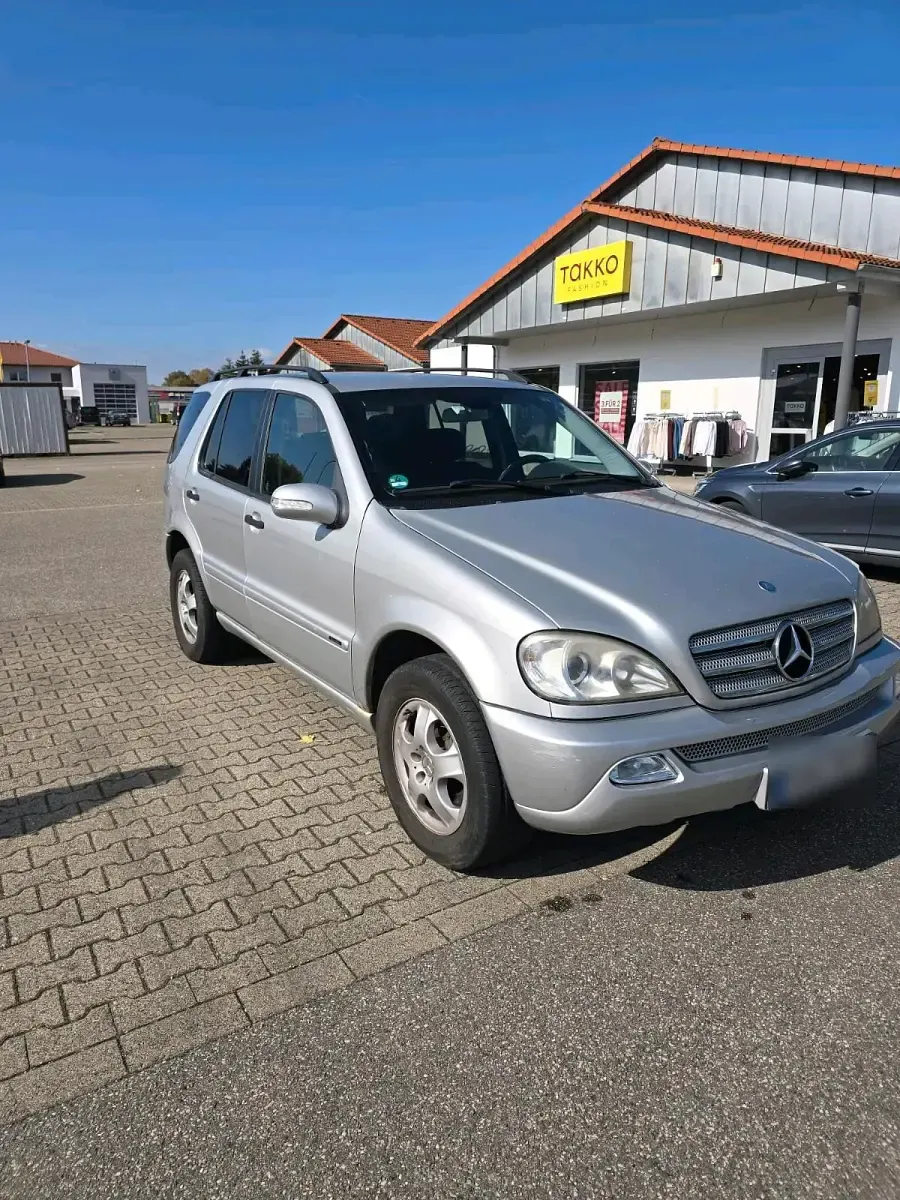Gebraucht Mercedes ML270 160 PS (117 kW) 2003 Grau SUV