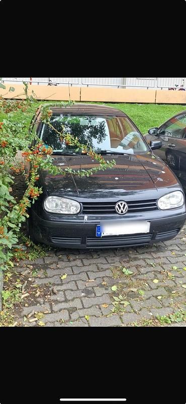 Schwarz Gebraucht 2000 VW Golf IV Limousine | 700 € (Superpreis) - Bild 1/4