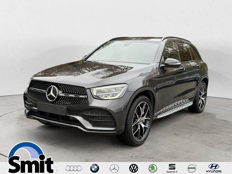 Grau Gebraucht 2020 Mercedes 200 AMG line SUV | 31.500 € (Teuer) - Bild 1/4
