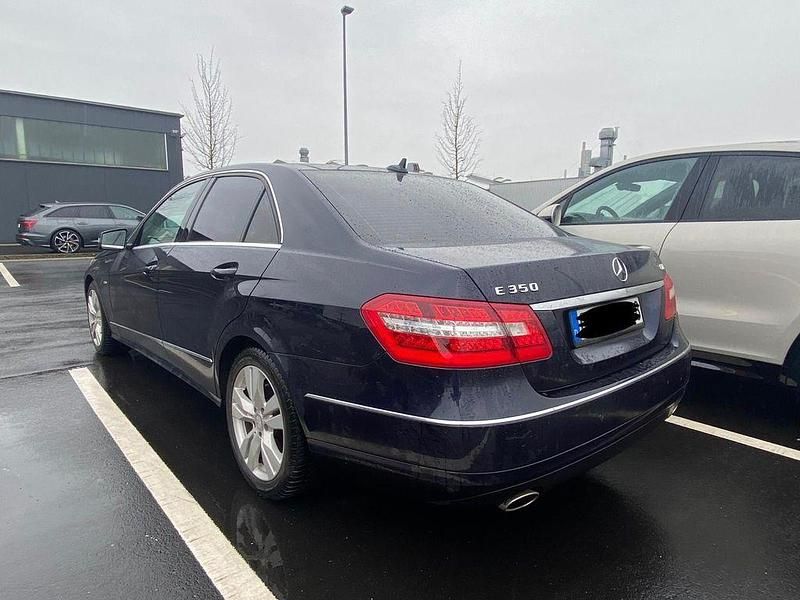 Gebraucht Mercedes E350 265 PS (194 kW) 2012 Blau Limousine