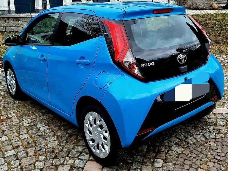 Gebraucht Toyota Aygo X-play 72 PS (52 kW) 2019 Blau Kleinwagen