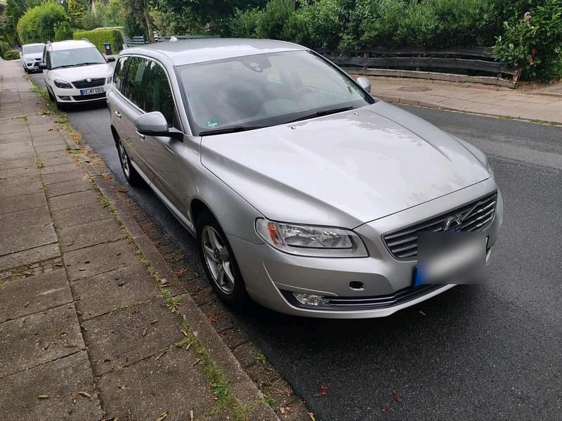 Silber Gebraucht 2015 Volvo V70 Kombi | 10.999 € - Bild 1/4