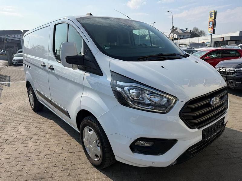 Gebraucht Ford Transit Custom 131 PS (96 kW) 2021 Weiß Van / Kleinbus