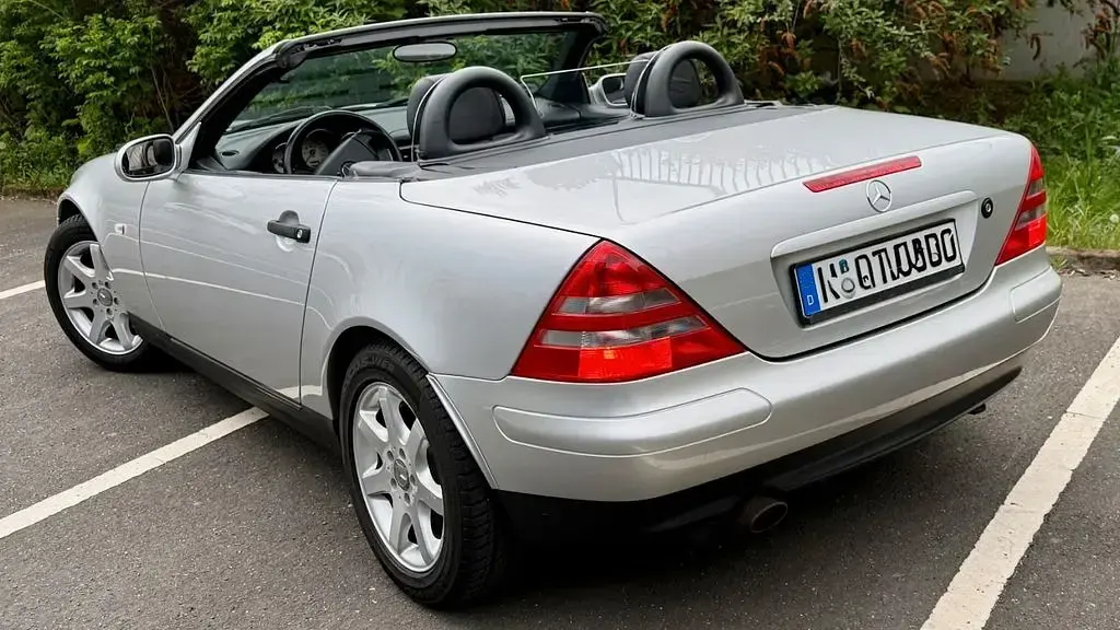 Gebraucht Mercedes SLK230 193 PS (141 kW) 2000 Silber Cabrio