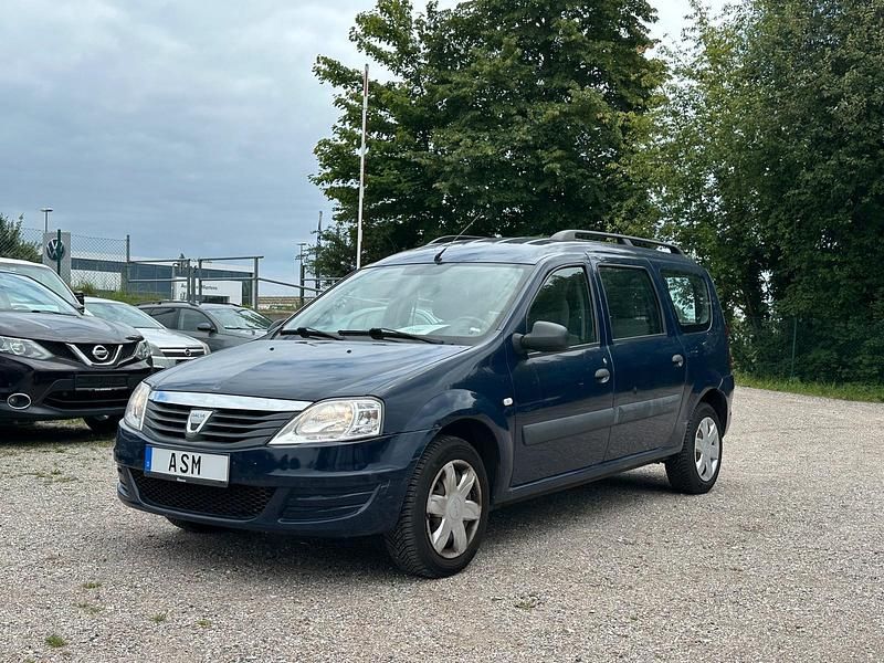 Blau Gebraucht 2011 Dacia Logan Limousine | 2.290 € (Fairer Preis) - Bild 1/3