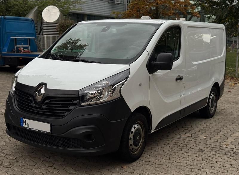 Weiß Gebraucht 2015 Renault Trafic Van | 5.200 € - Bild 1/4