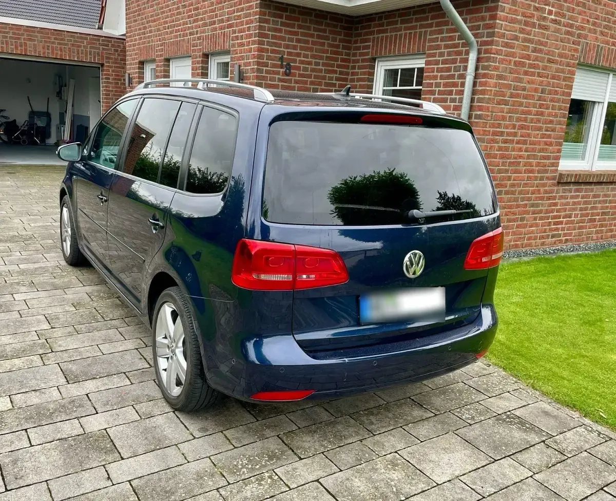 Gebraucht VW Touran Cup 140 PS (102 kW) 2015 Blau Van / Kleinbus