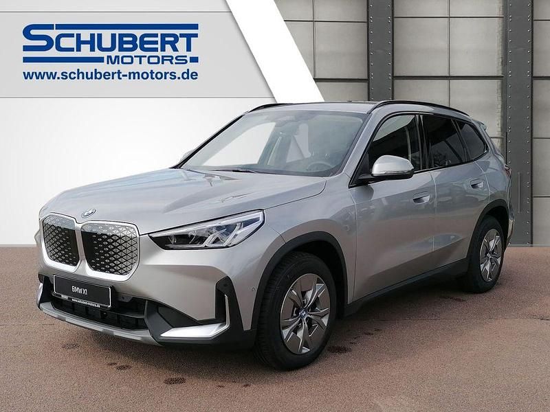 Silber Neu 2025 BMW iX1 SUV | 42.890 € (Superpreis) - Bild 1/4