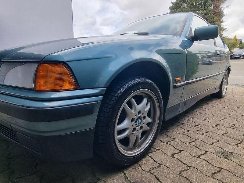 Grün Gebraucht 1997 BMW 316 Compact Kleinwagen | 1.490 € (Superpreis) - Bild 1/4