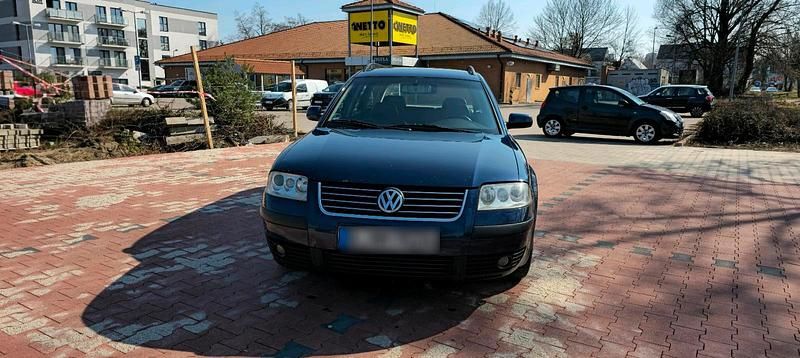 Usata VW Passat 131 CV (96 kW) 2003 Blu Station wagon