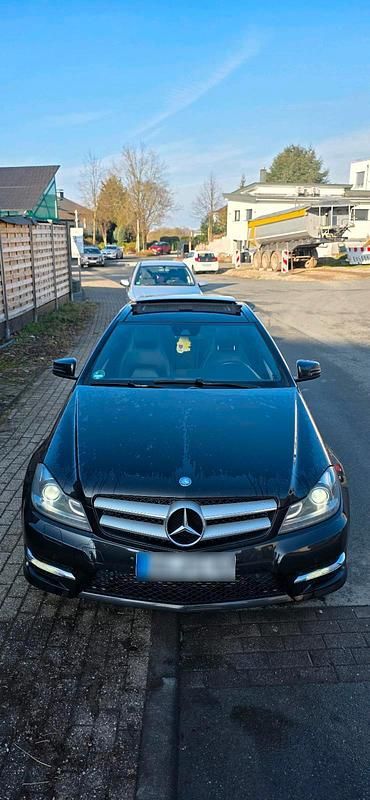 Gebraucht Mercedes 250 204 PS (150 kW) 2011 Schwarz Coupé