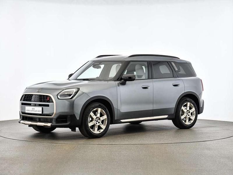 Grün Gebraucht 2024 Mini Countryman Favoured SUV | 42.727 € (Superpreis) - Bild 1/4