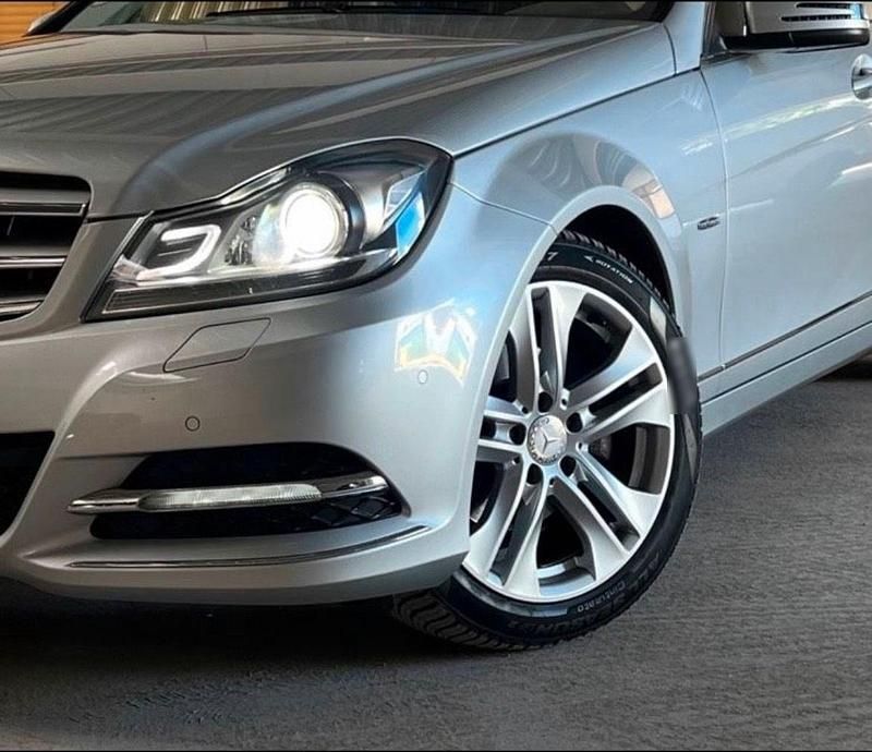 Gebraucht Mercedes C180 Avantgarde 156 PS (114 kW) 2012 Silber Limousine