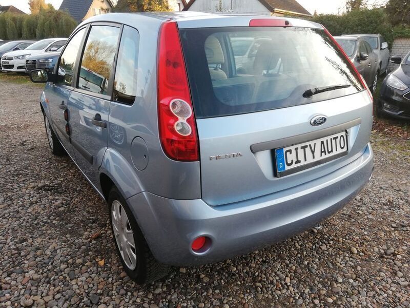 Gebraucht Ford Fiesta Fun X 69 PS (50 kW) 2007 Blau Kleinwagen