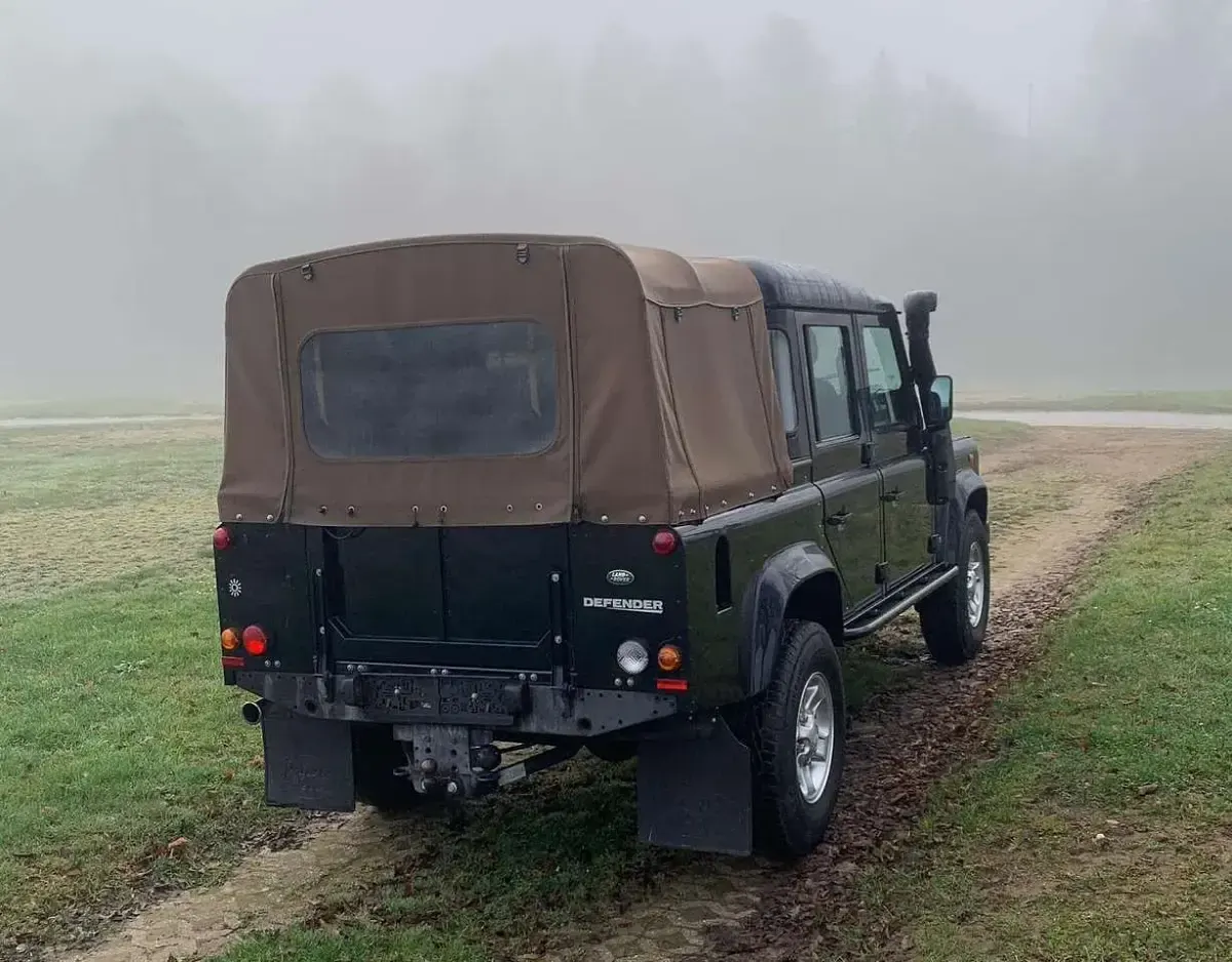 Gebraucht Land Rover Defender SE 122 PS (89 kW) 2011 Blau Van