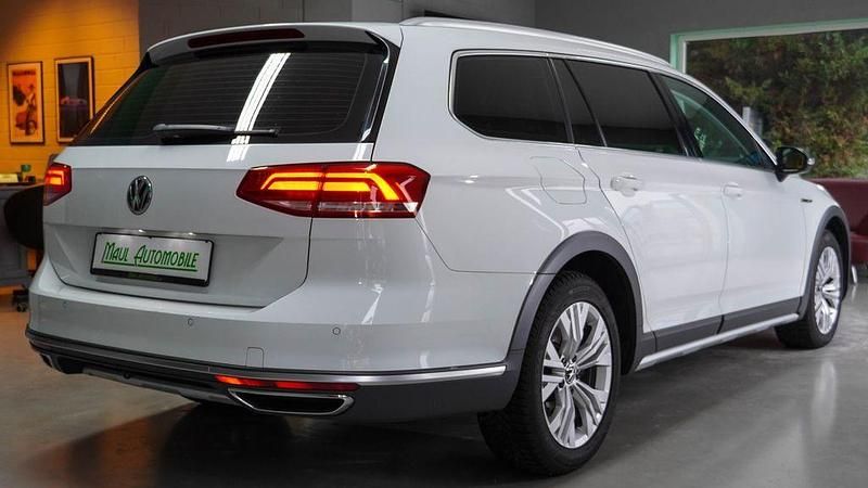 Gebraucht VW Passat Alltrack 190 PS (139 kW) 2017 Pure white Kombi
