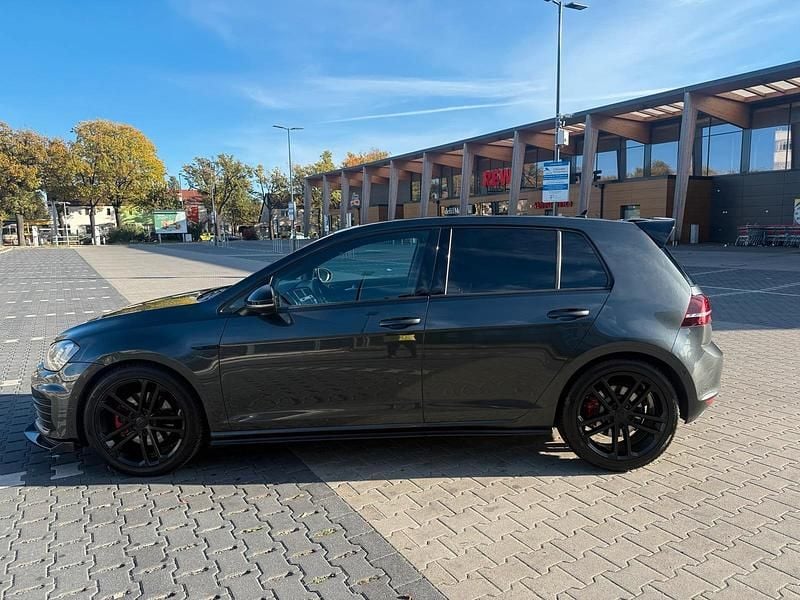 Silber Gebraucht 2015 VW Golf VII Sound Kleinwagen | 13.800 € (Fairer Preis) - Bild 1/4