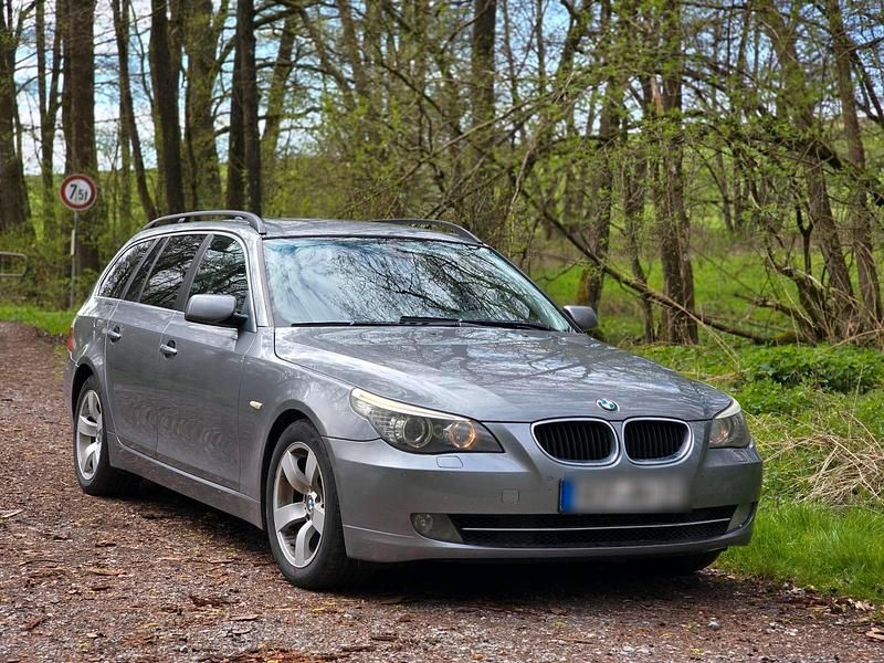 Grau Gebraucht 2007 BMW 520 Kombi | 4.200 € (Fairer Preis) - Bild 1/4