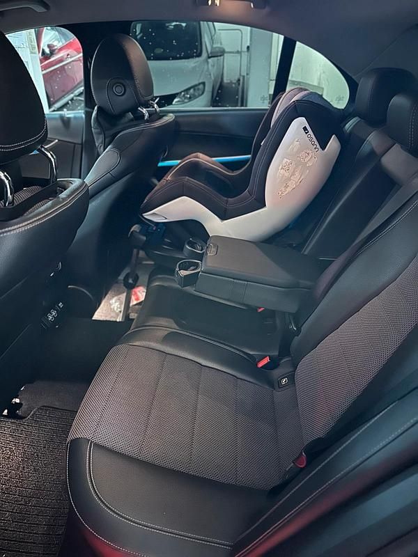 Gebraucht Mercedes E300 245 PS (180 kW) 2018 Schwarz Limousine