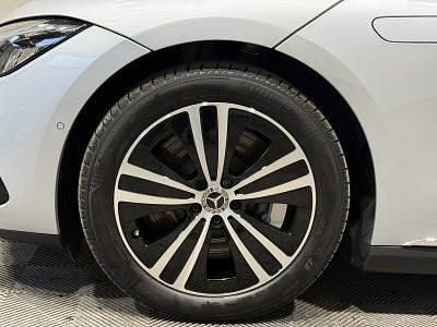 Gebraucht Mercedes EQE300 Advanced Plus 180 kW (245 PS) 2024 Lack selenitgrau Limousine