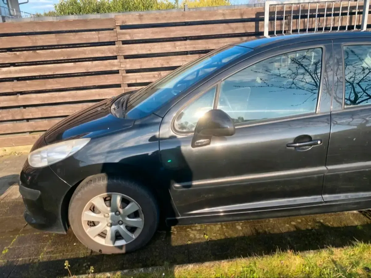Gebraucht Peugeot 207 73 PS (53 kW) 2007 Schwarz Limousine